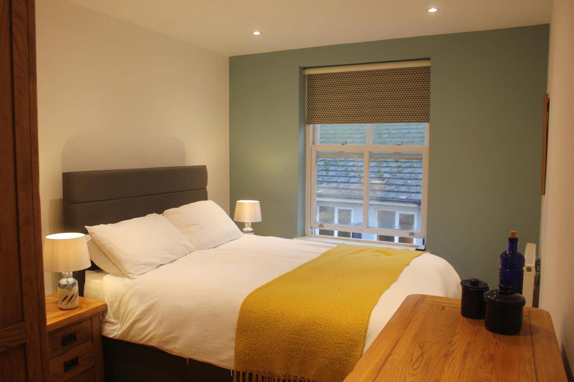Stylish Flat In Central Tenby & Free Parking Экстерьер фото