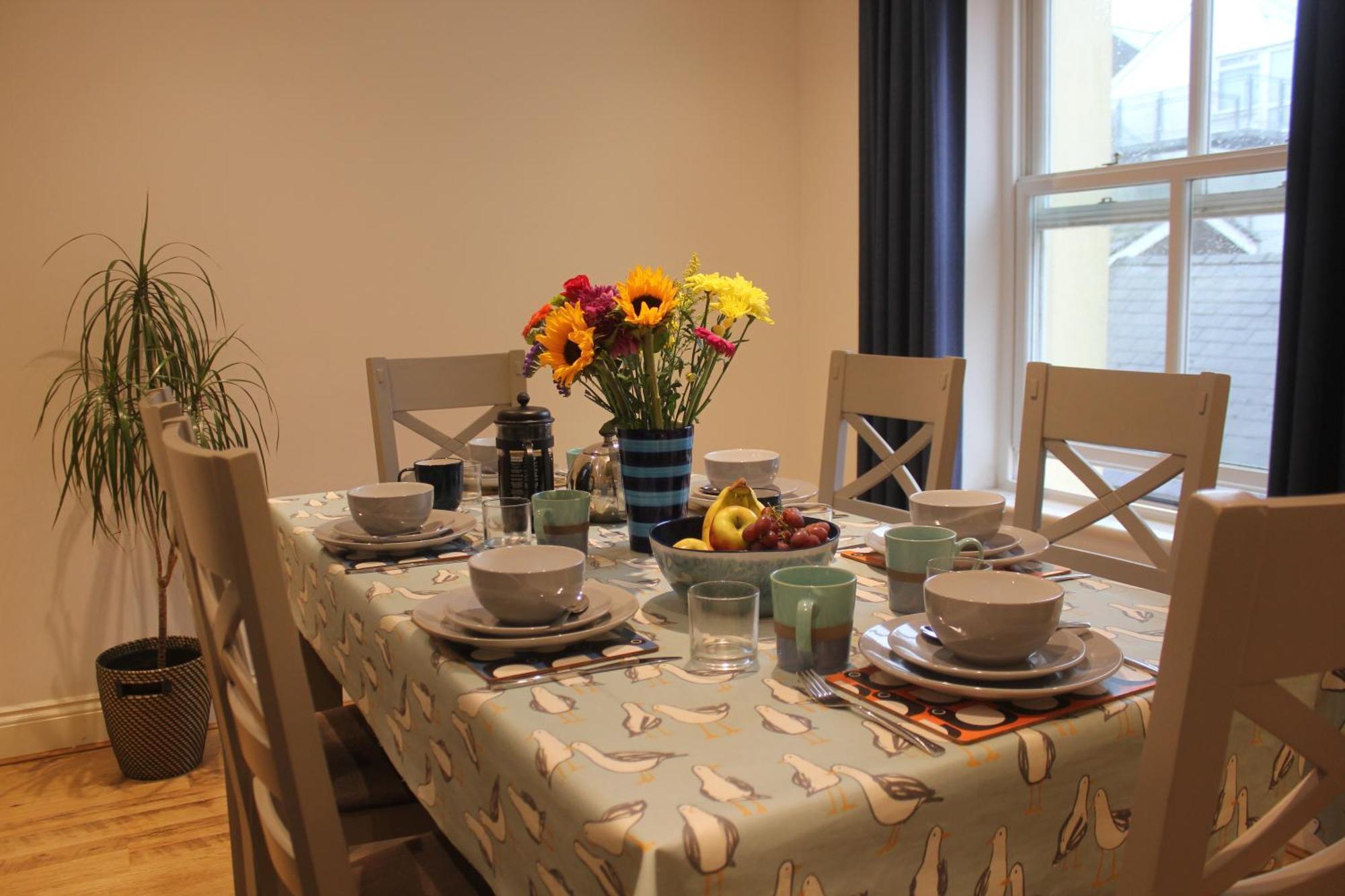 Stylish Flat In Central Tenby & Free Parking Экстерьер фото
